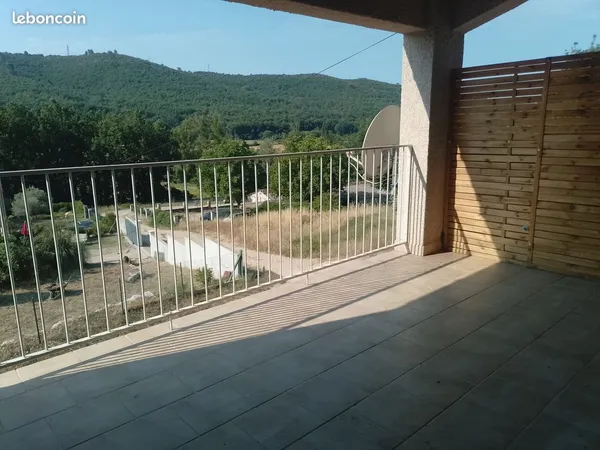 Appartement 55 M2 avec jardin privatif