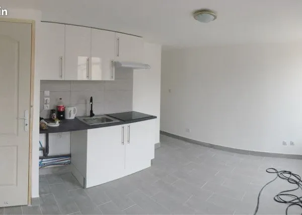 Appartement 30 m² rénové - Beaumont-sur-Oise - Place Jean-Jaurès