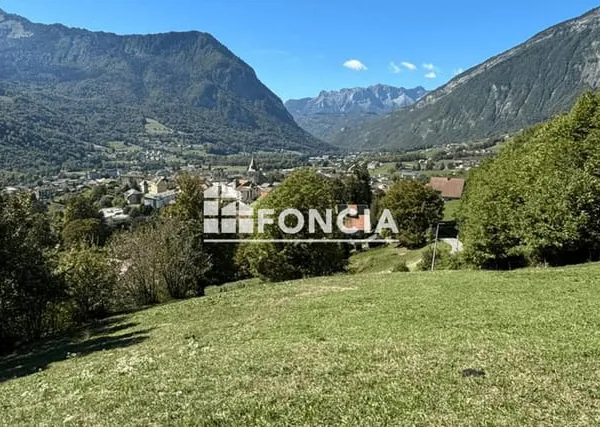 REGROUPEMENT DE PROPRIÉTAIRES - ENVIRON 9 000 M² DE FONCIER