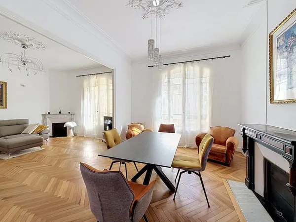 Appartement 5 pièces 135 m²