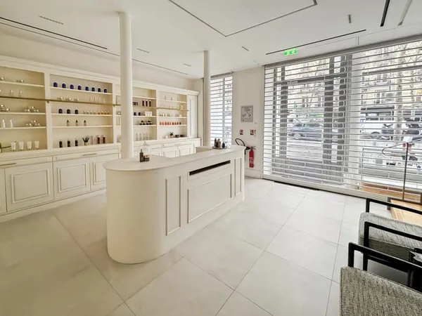 Commerce Location Paris 27m² 16000€