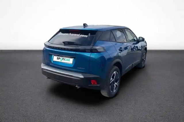 Peugeot 2008 hybrid 145 e-dcs6 — photo 6