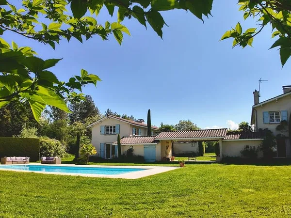 Maison 7 pièces 343 m²
