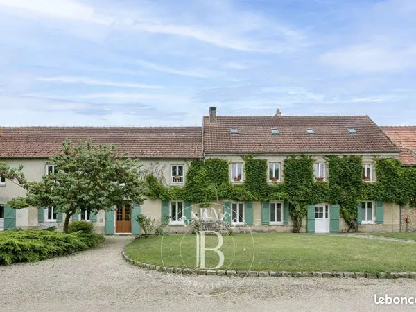 Propriété 10 pièces 361 m²