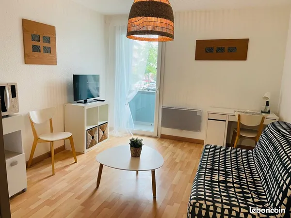 Loue STUDIO Meublé 19 m² dans résidence avec gardien à prox KERICHEN, KERINOU