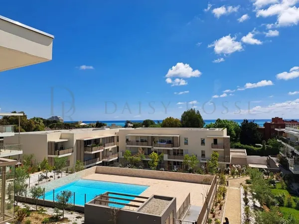 VILLENEUVE-LOUBET - BEAU 3 PIÈCES MEUBLÉ DE 64 M² AVEC PARKING E