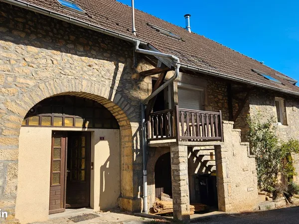 Maison en pierre de caractère - 147 m² - 5 ch - Coeur de bourg & Grand terrain