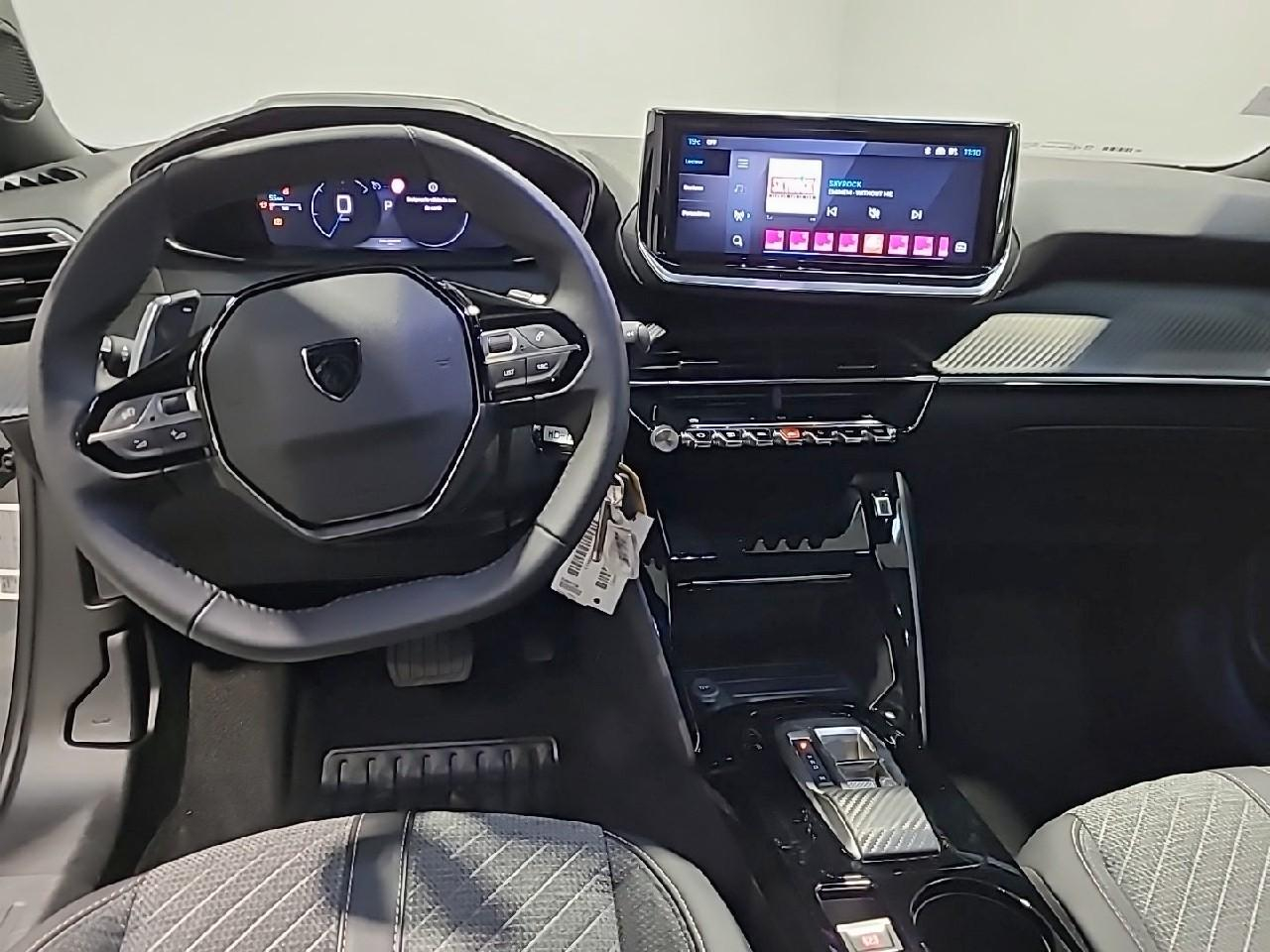 Peugeot 2008 hybrid 145 ch e-dcs6 allure — photo 12