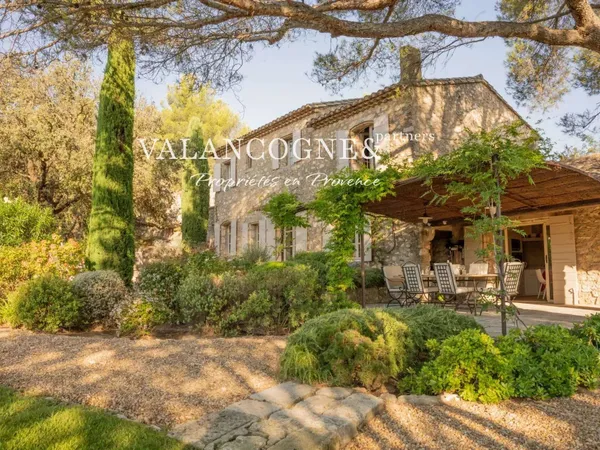 Maison 10 pièces 260 m²