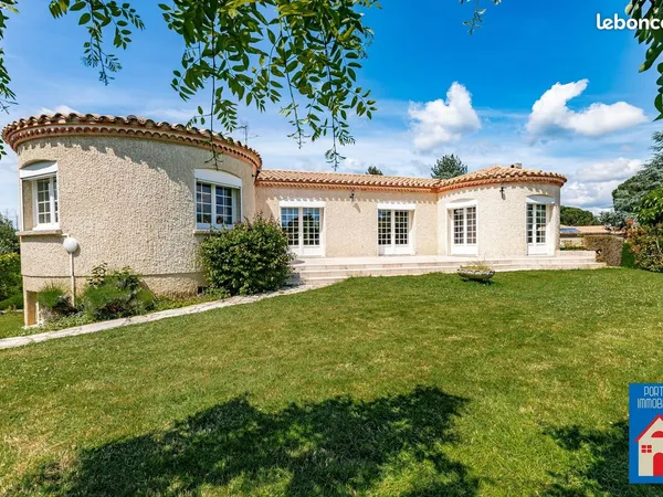 Villa 11 pièces 266 m²