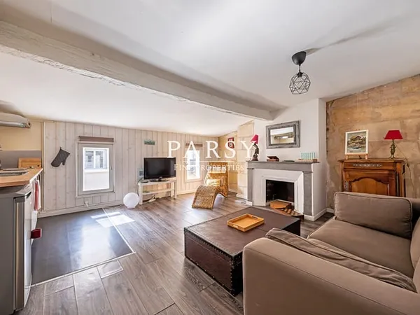 A LOUER - APPARTEMENT T2 MEUBLE SECTEUR CHARTRONS/ JARDIN PUBLIC