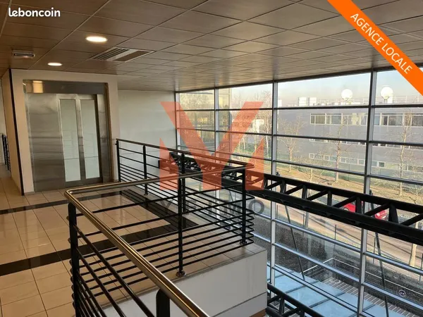 Bureaux 566 m² POISSY