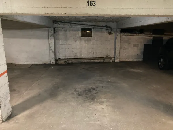 Loue parking 20m²
