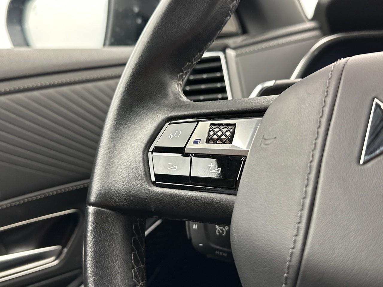 Ds Ds 7 crossback hybride rechargeable e-tense 360 eat8 4x4 la premi — photo 17