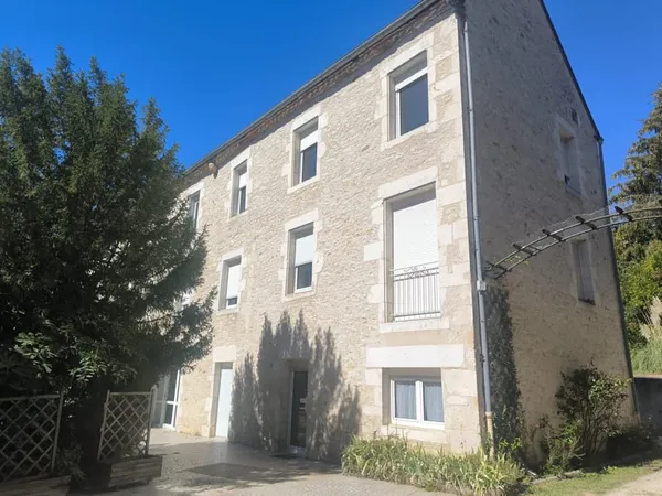 Appartement T2 en très bon état, au calme, proche des commer