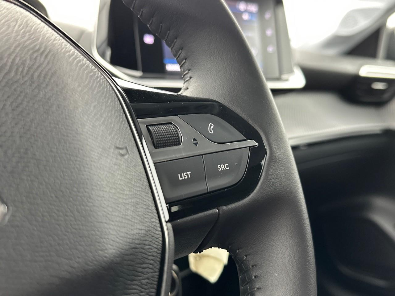 Peugeot 208 puretech 100 s&s bvm6 style — photo 18