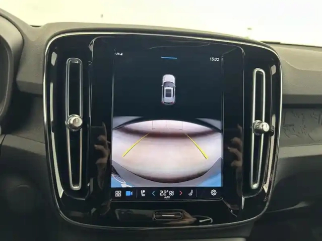 Volvo Xc40 recharge 231ch plus edt + pack hiver avec pompe à chaleur — photo 42