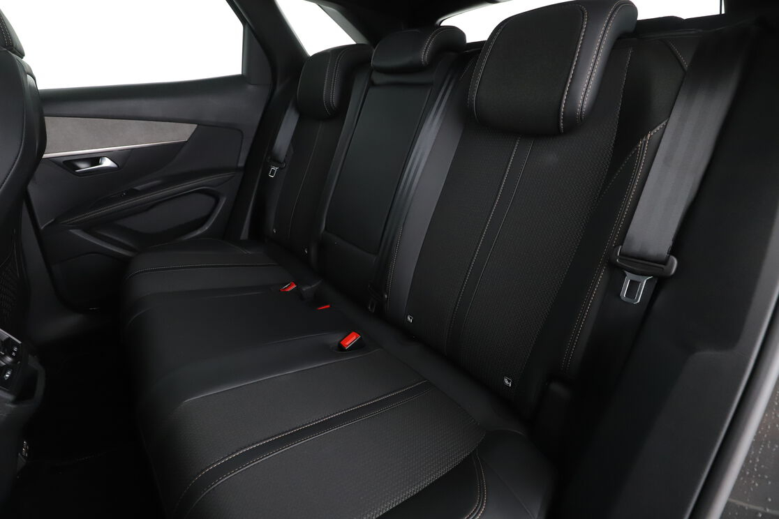 Peugeot 3008 1.5 Blue-HDi GT EAT8 — photo 15
