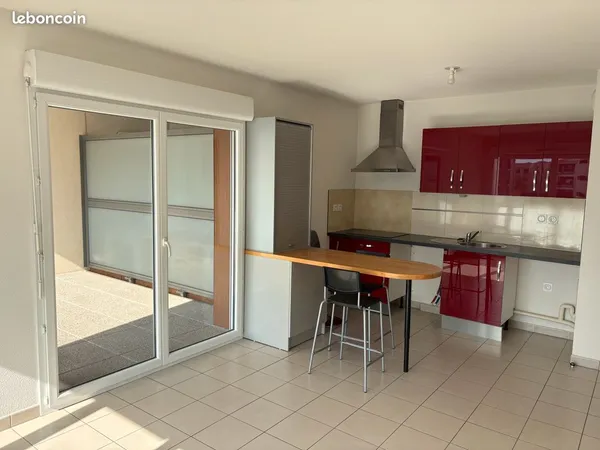 Appartement T2 de 40.55 m2+terrasse de11,40m2+garage privatif en sous-sol ( 2ème étage) à Meyzieu ce