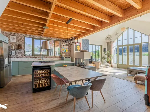 Maison 8 pièces 240 m²