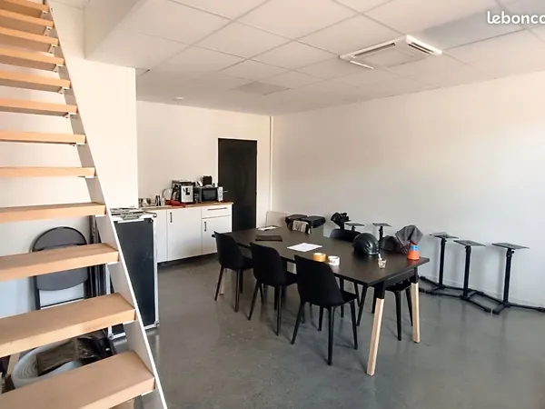 Local d'activité 280 m² - Saint-Martin-d'Hères