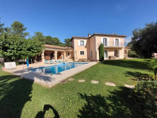 Superbe villa provençale 6 pièces