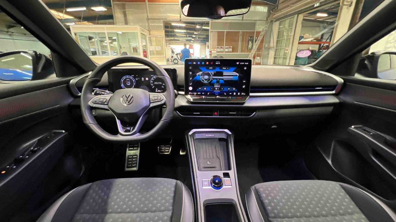 Volkswagen T-Roc 1.5 eTSI Hybrid 150 ch DSG7 — photo 9
