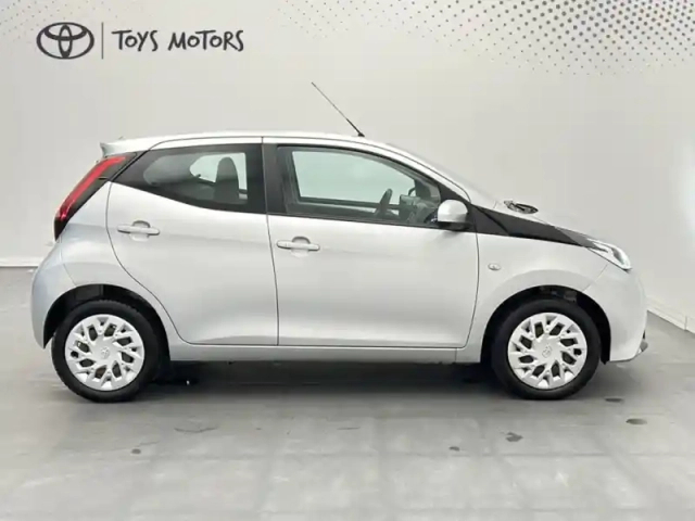 Toyota Aygo 1.0 vvt-i x-play — photo 6