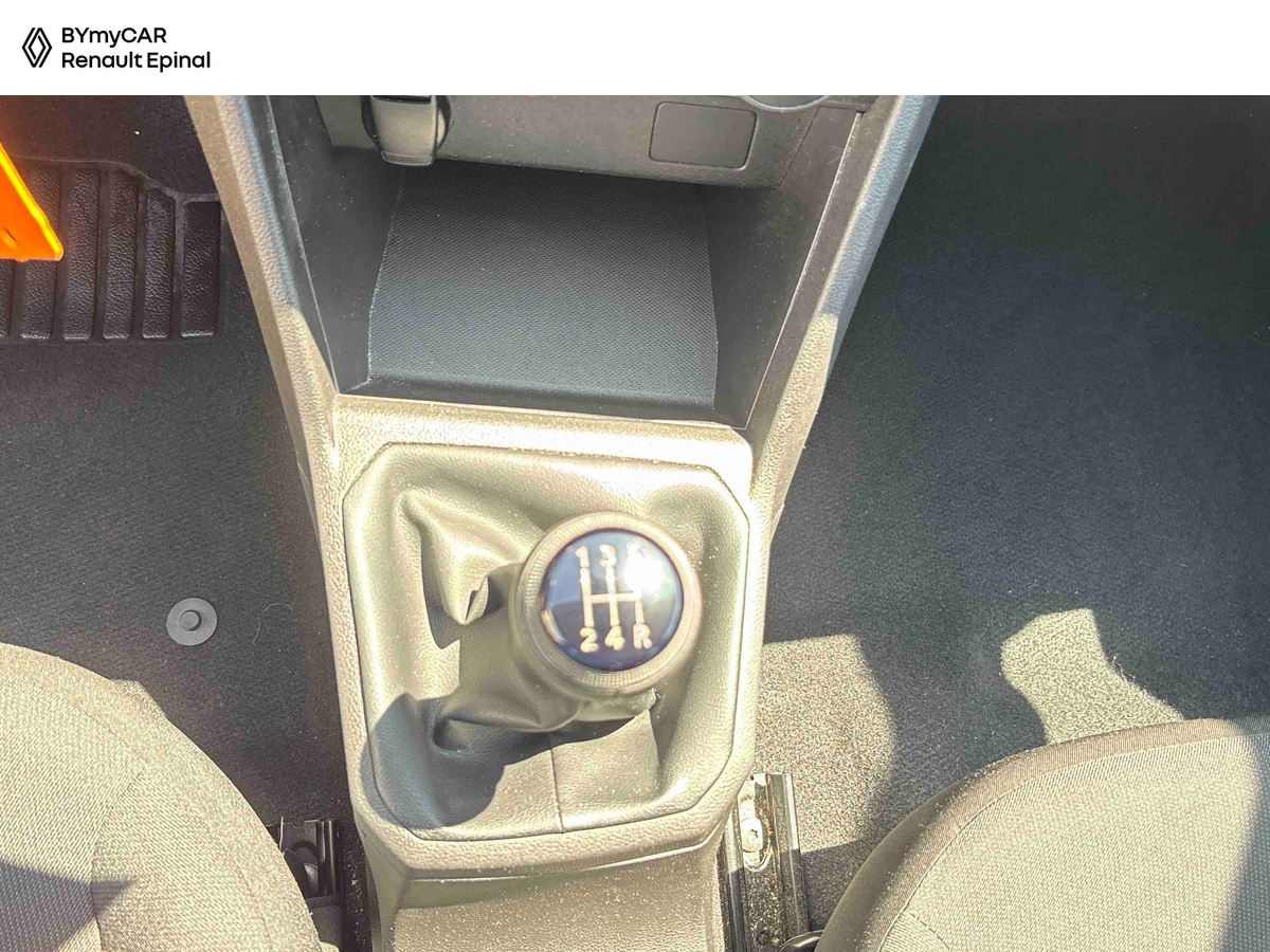 Dacia Sandero SCe 65 — photo 22