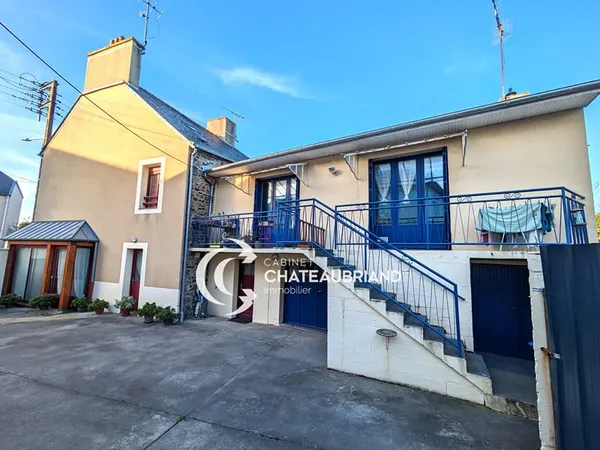 Maison à vendre à Dol-de-Bretagne - Centre-ville - 170 m² habitables avec appartement loué, garage e
