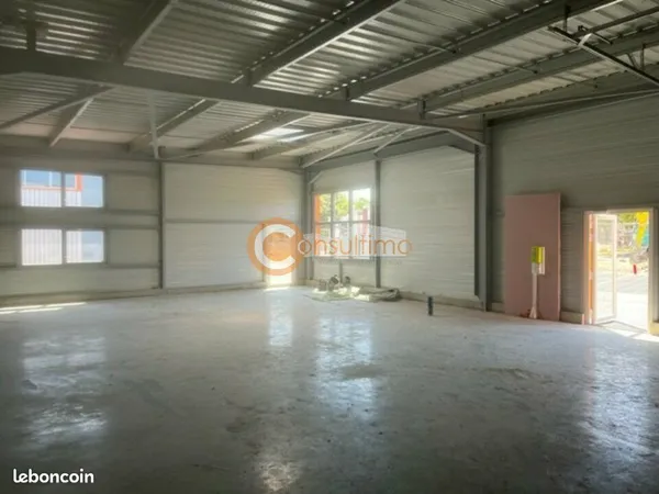 LOCAL D'ACTIVITE 258 m² CARBON BLANC