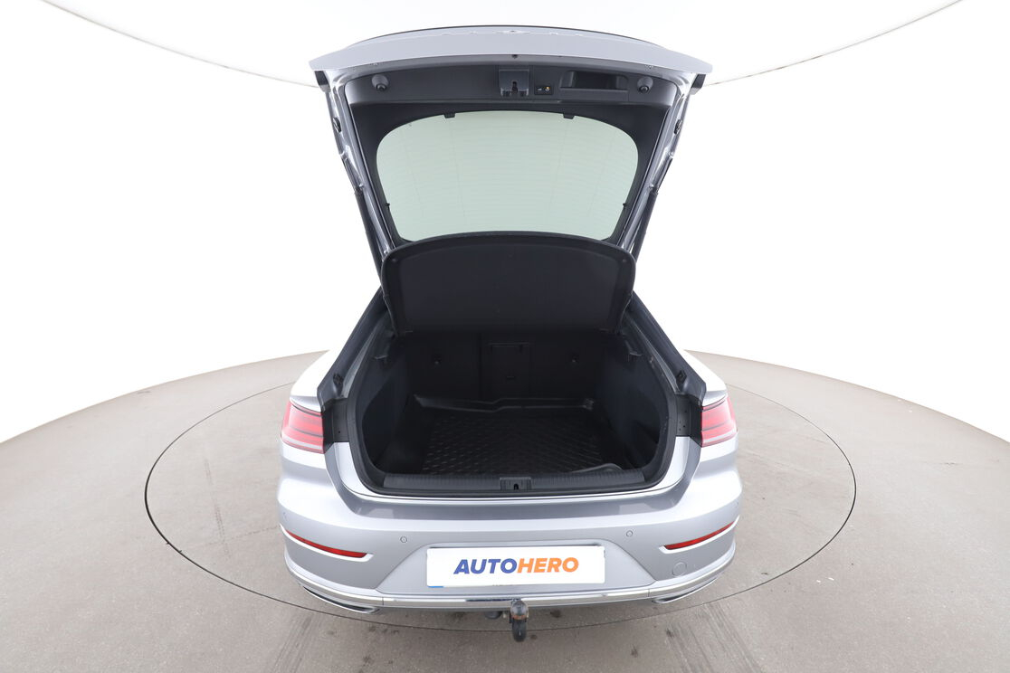 Volkswagen Arteon 2.0 TDI R-Line DSG7 — photo 15