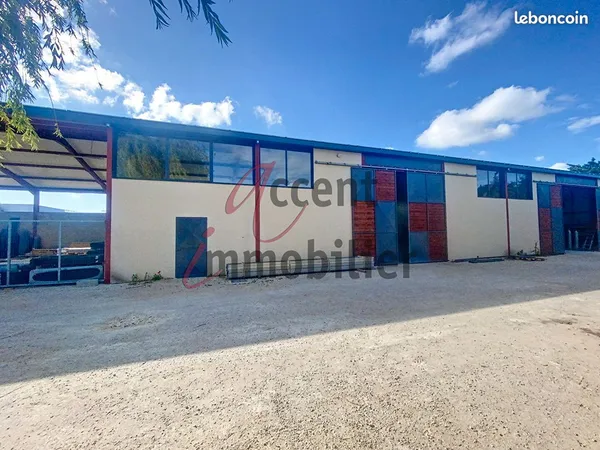 Entrepôt 227 m² VERQUIERES