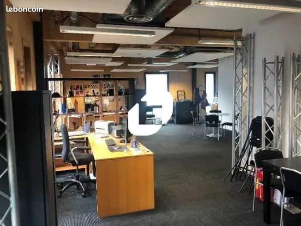 Bureau 102 m²