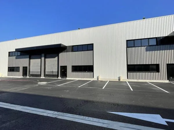 Local activité / Entrepôt 217 m² + mezzanine - Mérignac
