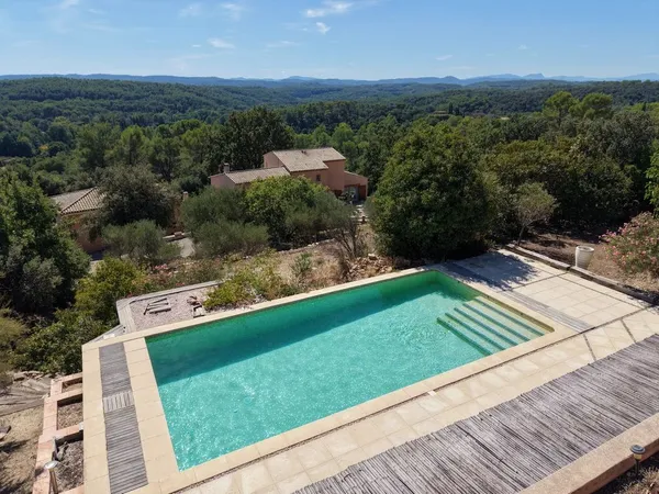 Villa 6 pièces 185 m²