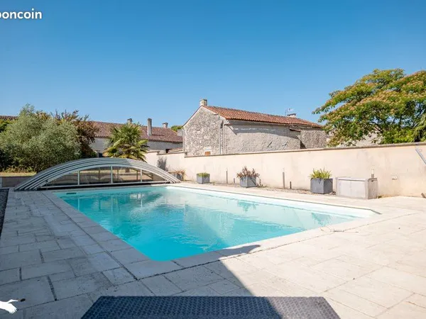 Maison 6 pièces 233 m²