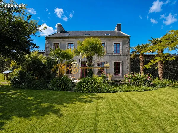 Propriété 10 pièces 239 m²