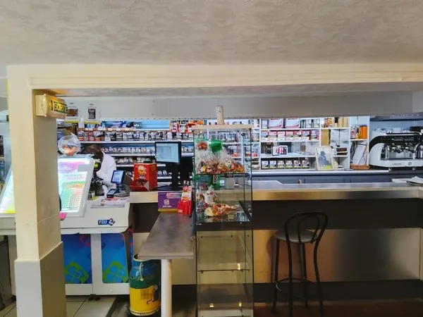 À Alençon, ce bar tabac représente une affaire rentable et stable, idéale pour un professionnel ou u