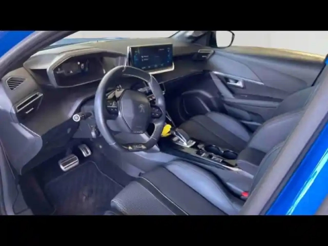 Peugeot 208 e- 136ch gt line — photo 12
