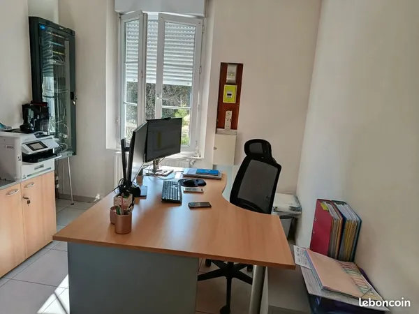 Locaux à usage de bureaux