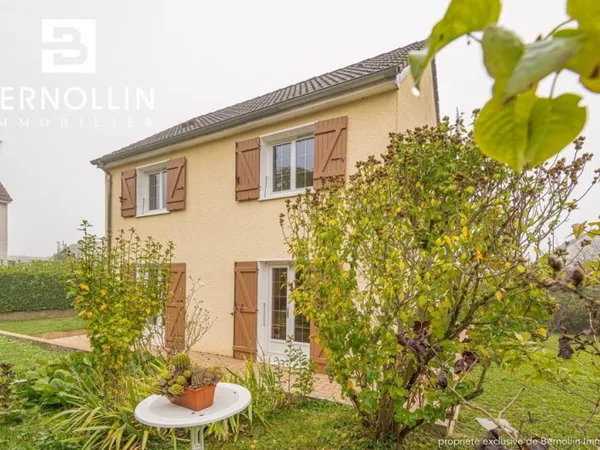 Maison sur 2 niveaux, 4 pièces, 90 m2 sur grand sous-sol avec terrain MACON QUARTIER DES SAUGERAIES