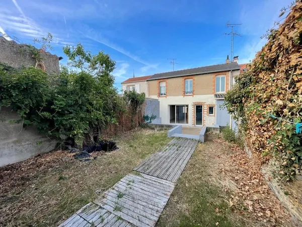 MAISON DE TISSERAND - 135 M² - Au May sur Evre!
