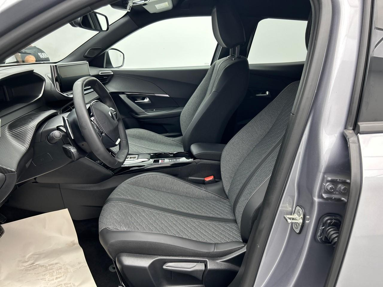 Peugeot 2008 130 s&s eat8 allure — photo 10