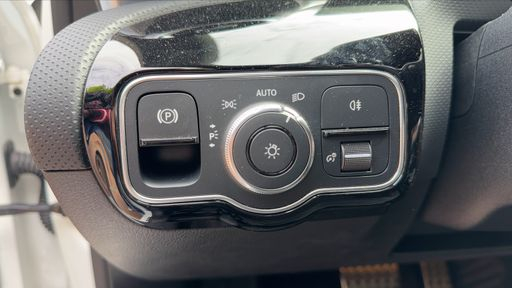 Mercedes Classe A 200 163 7G-DCT - AMG Line – 2021 – 33822 km – Essence – Boîte Automatique — photo 3