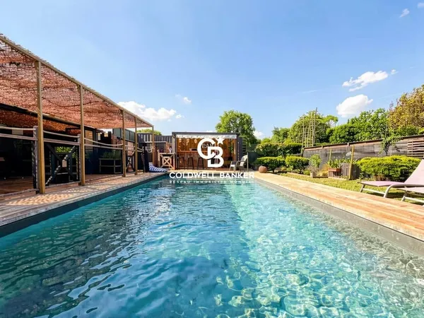 ANDERNOS-LES-BAINS - PROPRIÉTÉ FAMILIALE AVEC 3 LOGEMENTS, PISCINE ET GARAGE