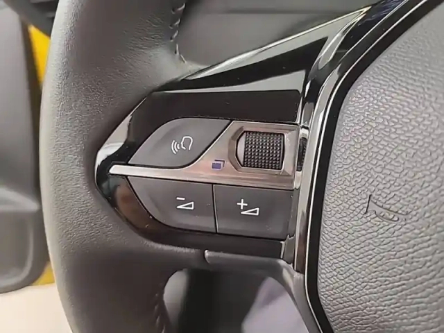 Peugeot 208 puretech 75 s&amp;s bvm5 — photo 24
