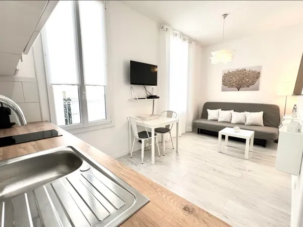 Loue 2 Pièces Rénové Juan les Pins Pinède
