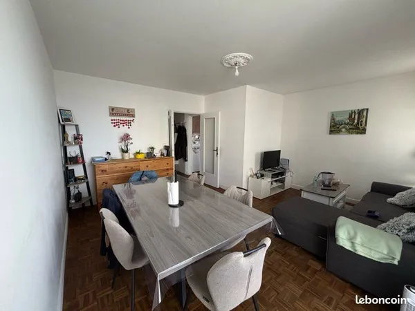 Appartement T3 lumineux 66 m2 avec balcon - proche gare Val d'Argenteuil