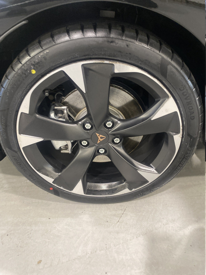 Cupra Leon — photo 35